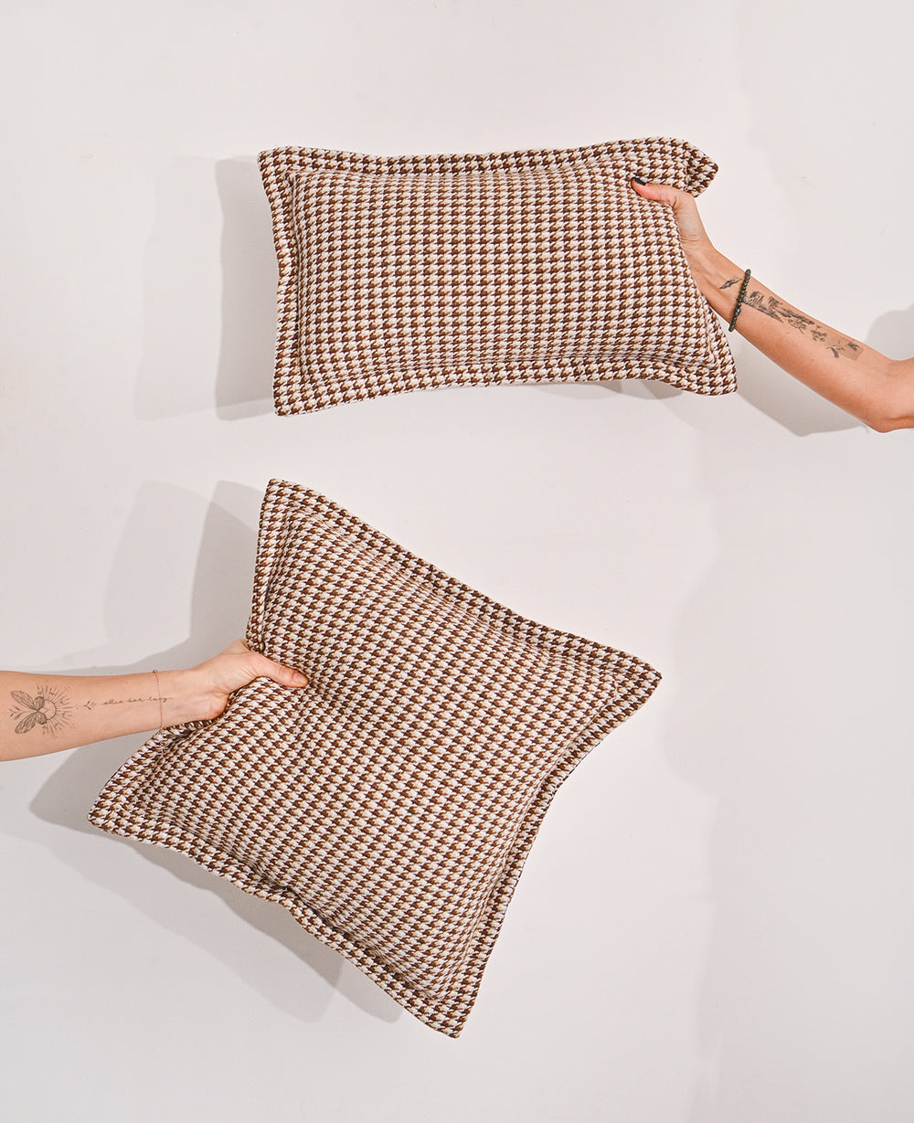 כרית אייטיז חומה