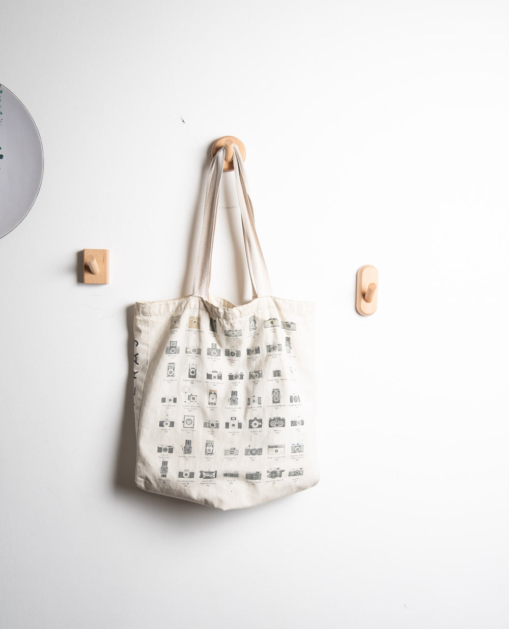 מתלה קיר אלון