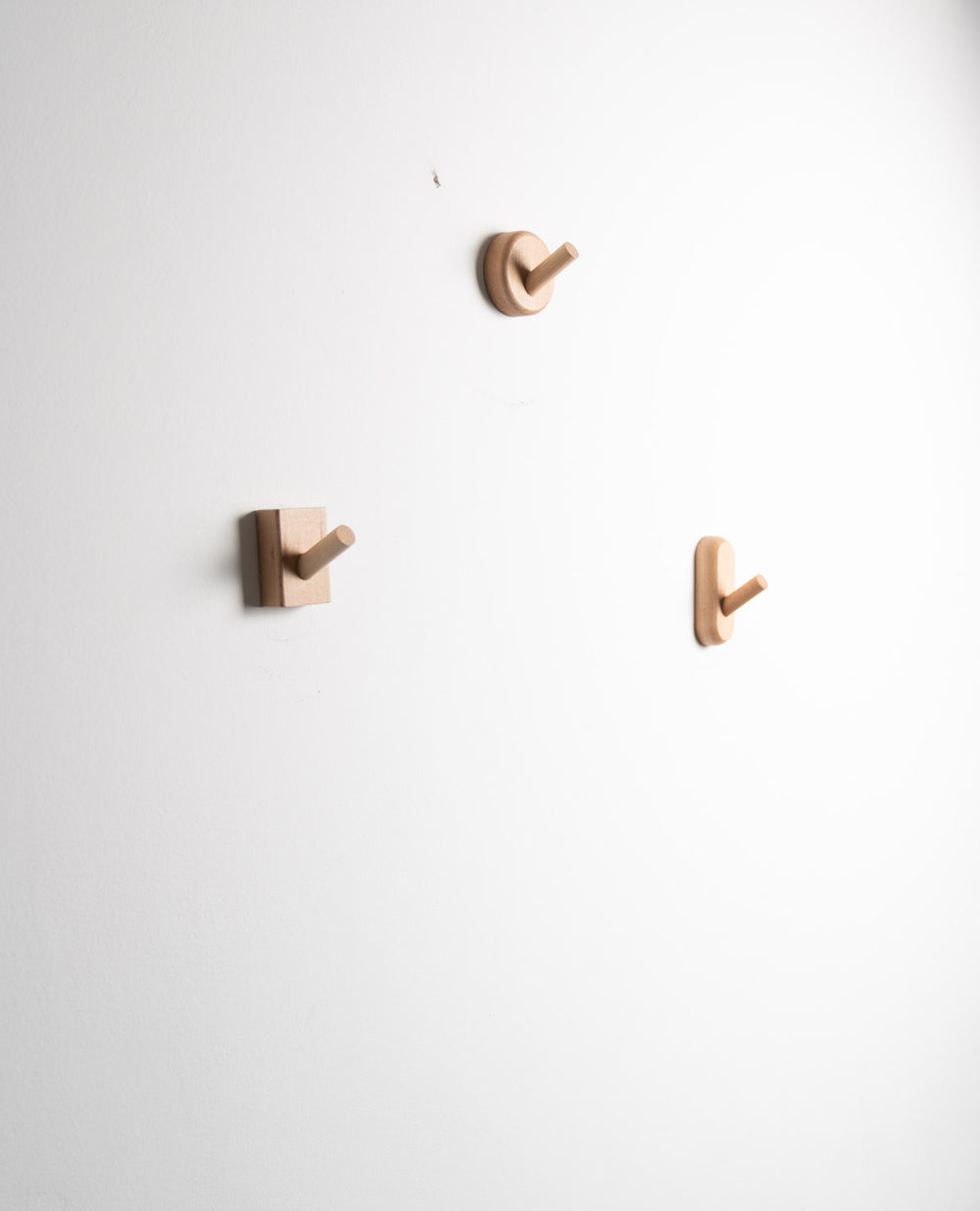 מתלה קיר אלון